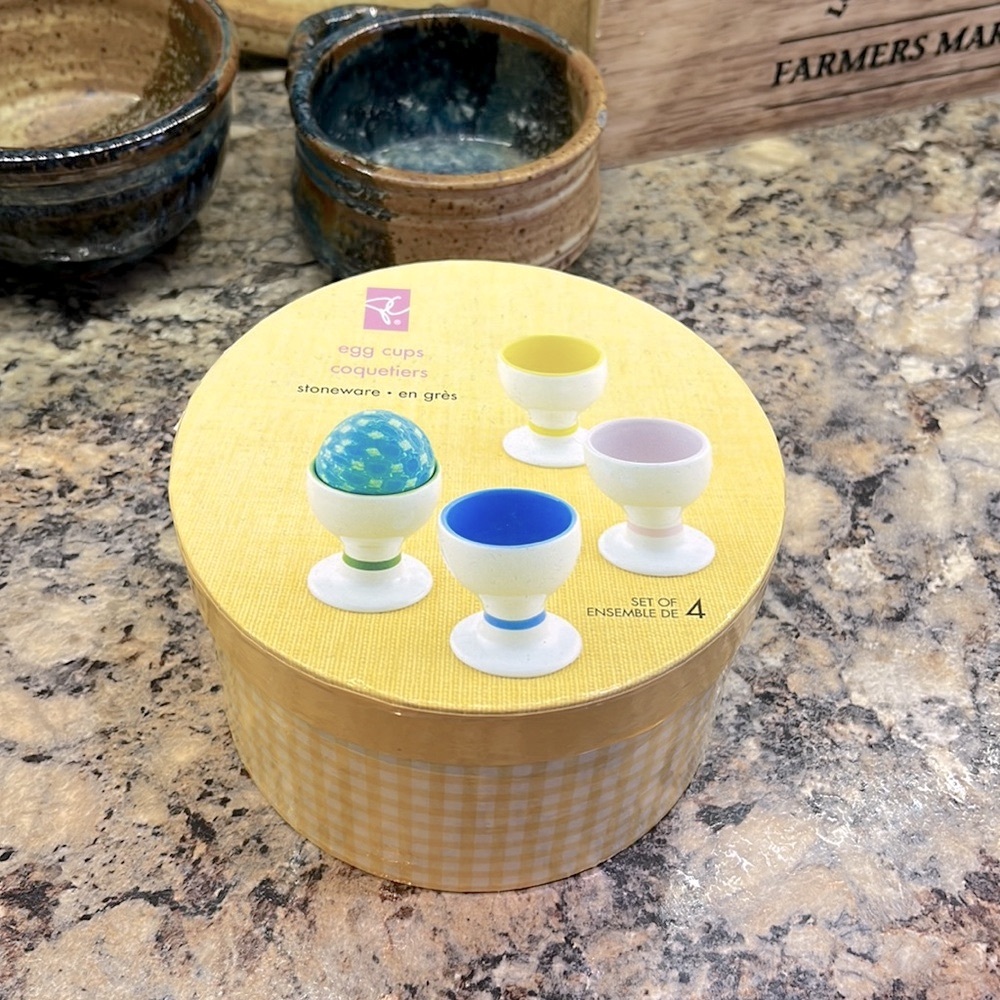 Set of 4 Ceramic Multi-Color Egg Holders, Presidents Choice, like new